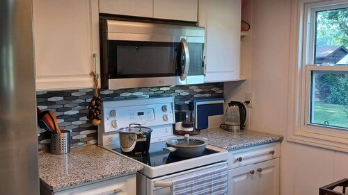 Beautiful 2-bedroom Grand River vacation home