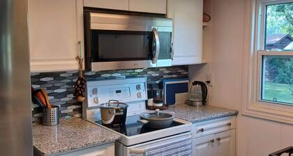 Beautiful 2-bedroom Grand River vacation home