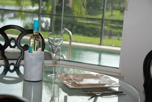 Dining - Fabulous 3-bedroom house with AC & heated private pool in sunny Naples Florida (Naples)
