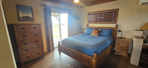 Charming Rustic Ranch Cabin With Mountain Views Near Wineries