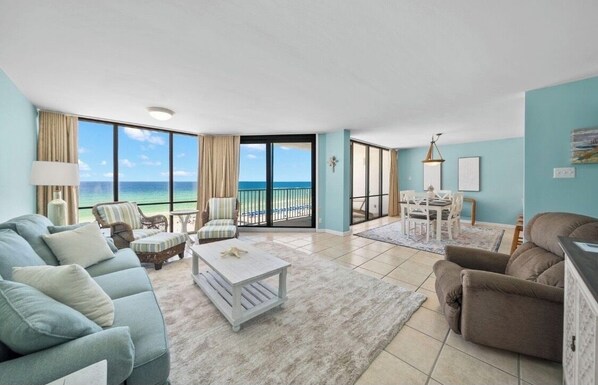 Living area - Oceanfront Luxury PCB Condo “Happy Days”Edgewater Resort Golf & Beach Chairs Inc (Panama City)