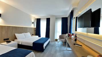 Kamar Comfort | Brankas, ruang kerja ramah laptop, dan Wi-Fi gratis