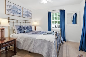 Iron/ironing board, WiFi, bed sheets - Good Water at the Dock, 4BR, Fire Pit, Arcade & Lake Views (Martin)