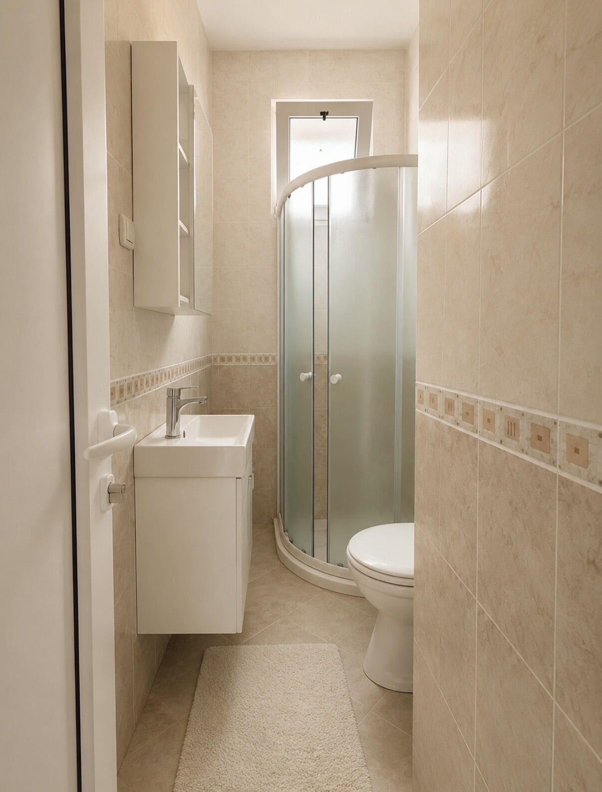 Studio 102 | Bathroom | Shower, towels, soap, toilet paper