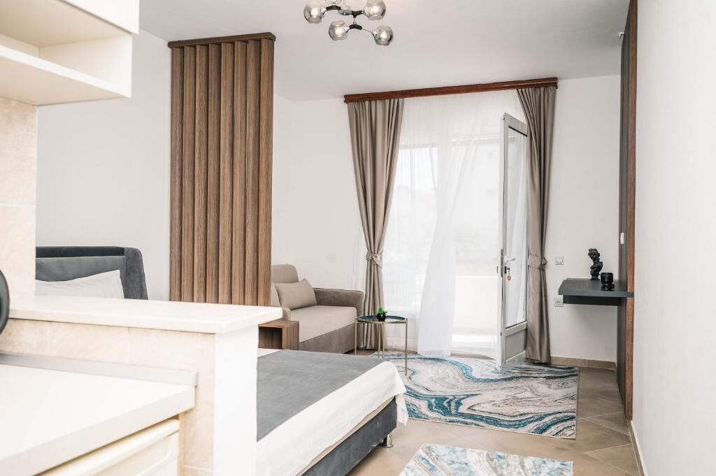 Studio 102 | Free WiFi, bed sheets