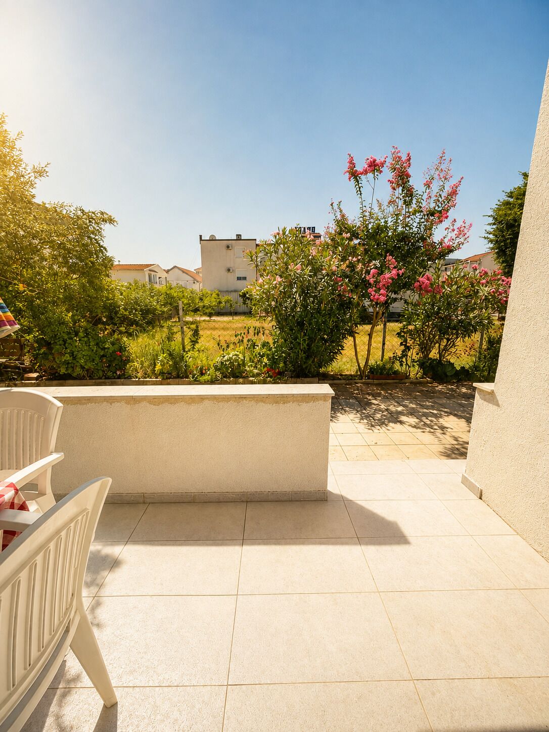 Studio 102 | Garden view