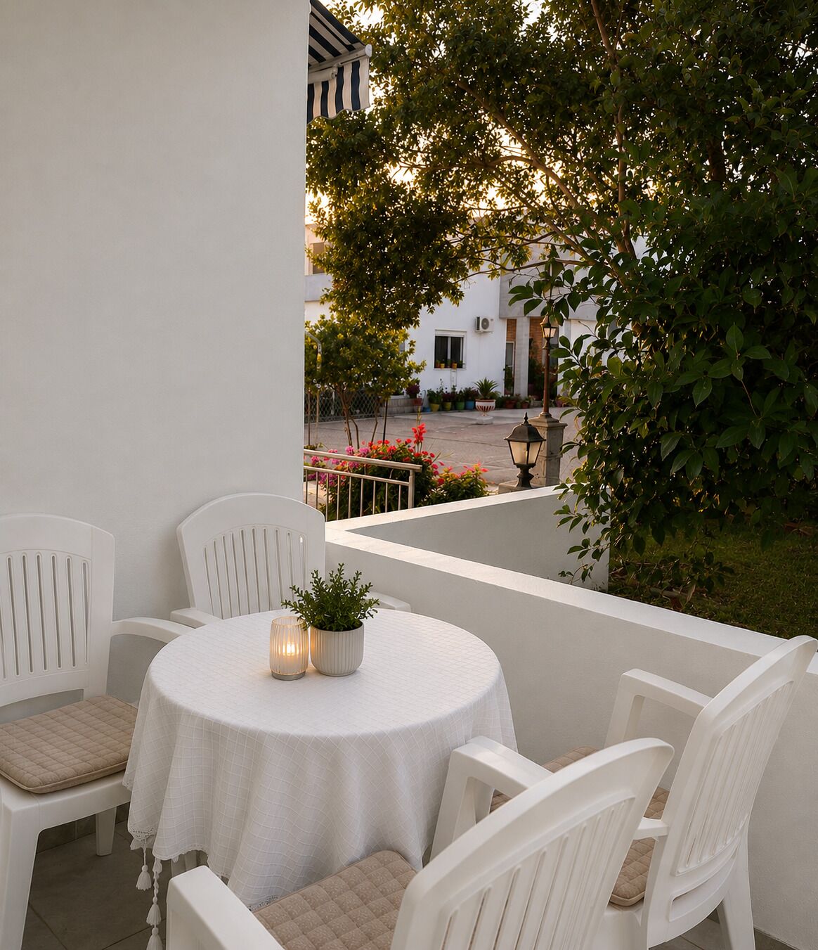 Studio 104 | Outdoor dining