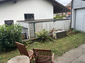 Property grounds - Quiet Riverside Wallbach Apartment with Terrace, AC, Washer-Dryer & Rhine View (Bad Säckingen)