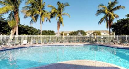 Water view condo in Fort Myers, with screened lanai