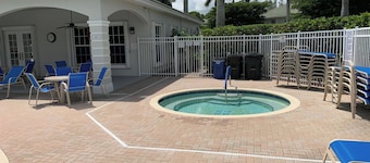 Water view condo in Fort Myers, with screened lanai