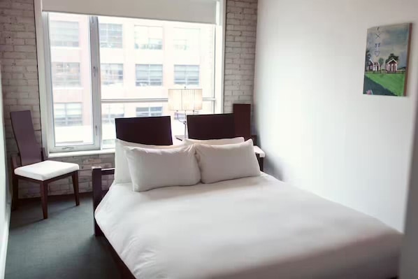 2 bedrooms, iron/ironing board, internet, bed sheets
