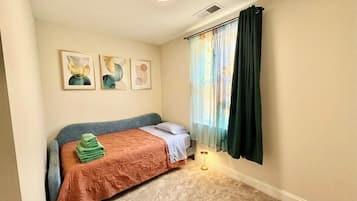 9 habitaciones, escritorio, tabla de planchar con plancha y wifi gratis