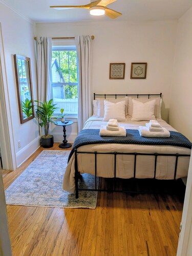 White Bear Lake House 3 blocks from Downtown and Lake!