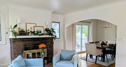 White Bear Lake House 3 blocks from Downtown and Lake!