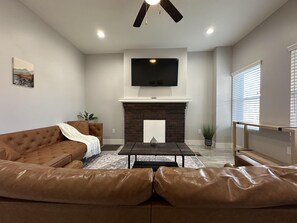 Living area - 2BR Stylish Home Near Short North (Columbus)