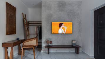 1 habitación, escritorio, tabla de planchar con plancha y wifi gratis