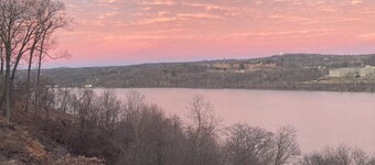 Luxury Mid Century Home on Hudson Waterfront Bluff. 4 bed/3 bath