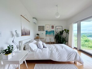 Room - Luxury Mid Century Home on Hudson Waterfront Bluff. 4 bed/3 bath (Highland)