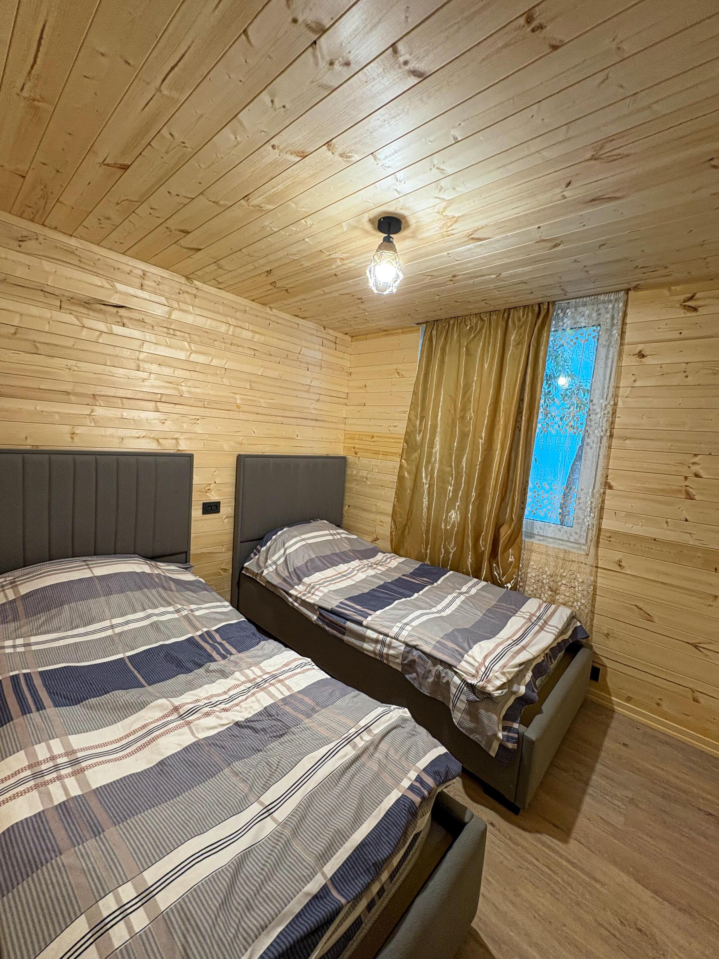 2 bedrooms, WiFi (free), bed sheets