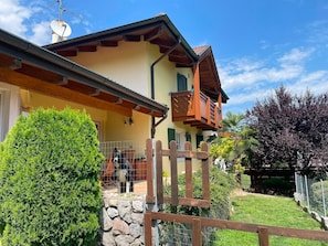 Exterior - Papavero Room with Mountain View, Shared Garden and Wi-Fi (Bivedo-Larido-Marazzone)