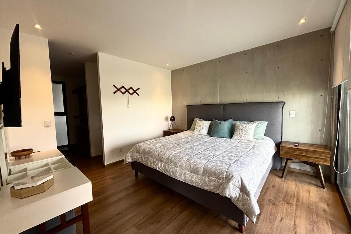 Deluxe Double or Twin Room | Iron/ironing board, free WiFi