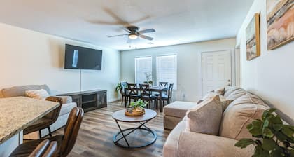 Comfortable 2BR Duplex with Fast WiFi