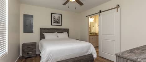 2 bedrooms, iron/ironing board, WiFi (free), bed sheets