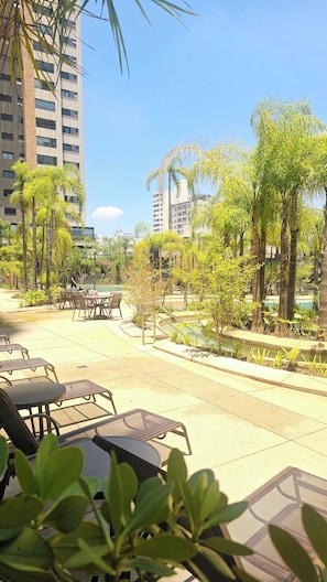 Outdoor dining - Piscine Station Resort  Brás  (São Paulo)