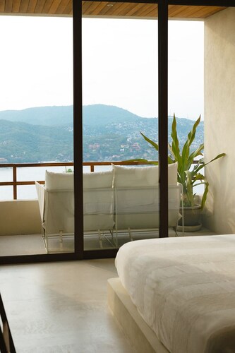 Ocean View Three Bedroom Villa at Cerro del Vigia