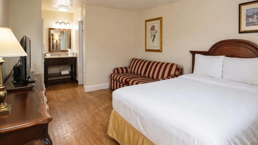 Sacramento Inn and Suites