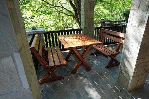 Vila Dolina Mira Private Nature Retreat with River View