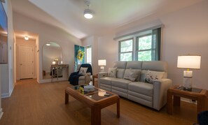 Living area - The Hickory House. Super Clean Perfect 2-bedroom house with AC. NO ANIMALS! (Pickens)