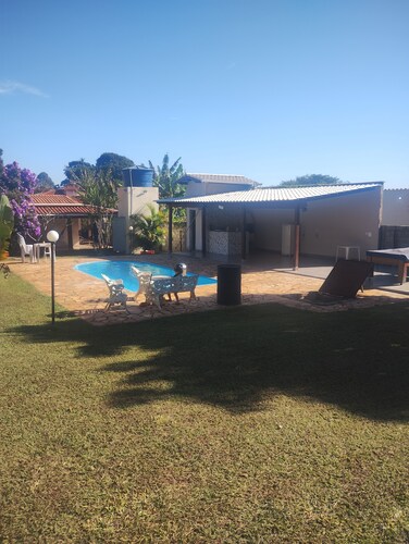 Site with pool table in Igarapé