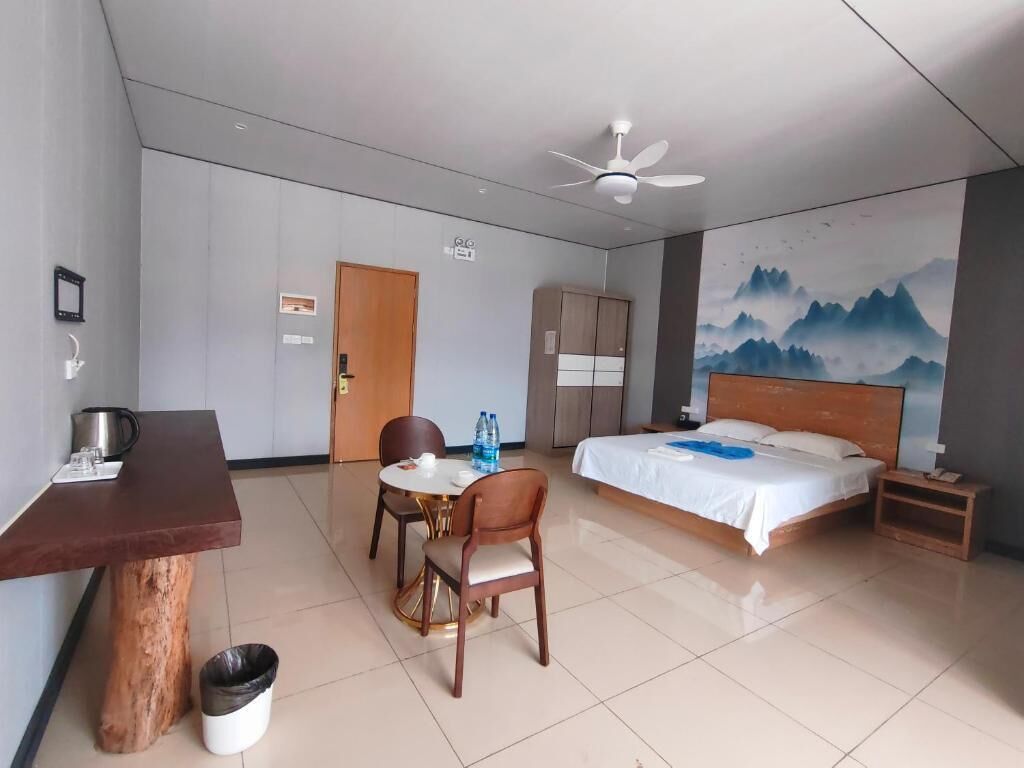 Habitación doble superior, balcón | Caja fuerte y wifi gratis