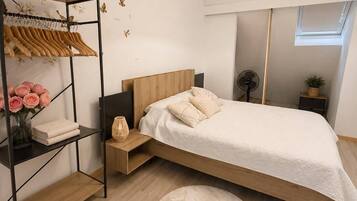 Iron/ironing board, WiFi (free), bed sheets