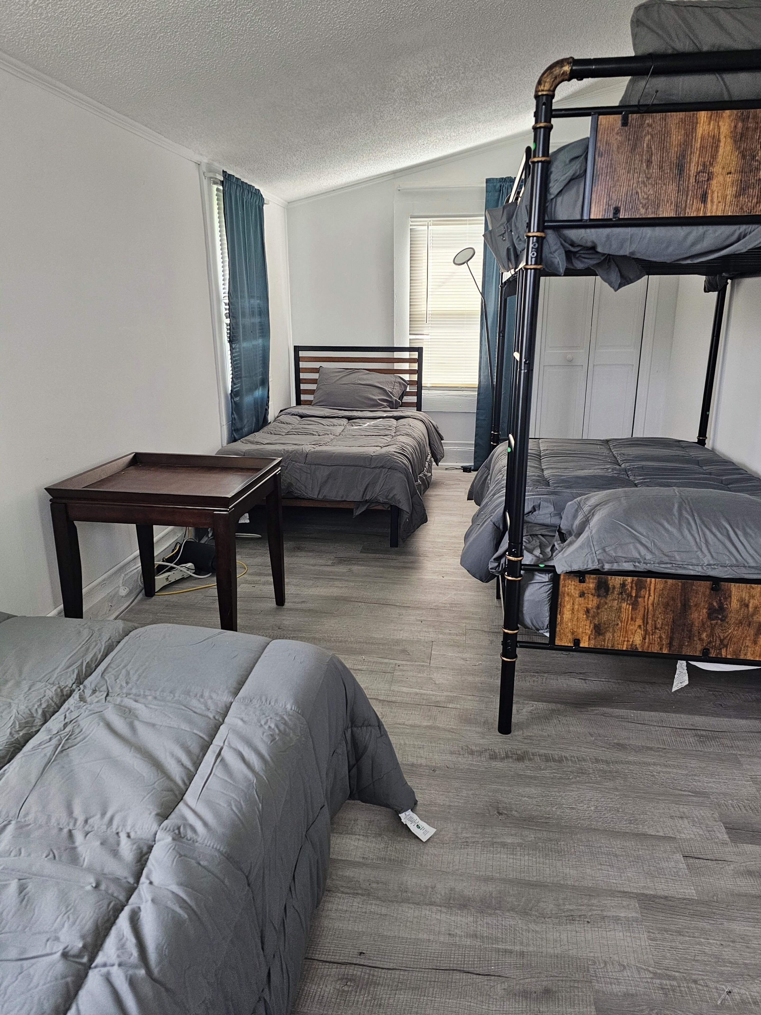 WiFi, bed sheets
