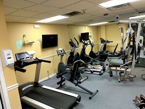 Fitness facility - Oceanfront Studio, Beach & City Views, Jacuzzi, Heated Pool, Direct Beach Access (Daytona Beach)