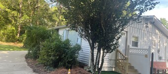 Cozy 1-bedroom private room in peaceful Daphne, minutes to Fairhope.