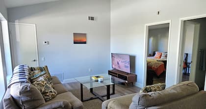 Cozy 1-bedroom Non Smoking condo in beautiful Palm Springs with AC