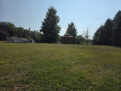 Autograph House, 3-bedroom upstairs apartment at Coldwater Lake