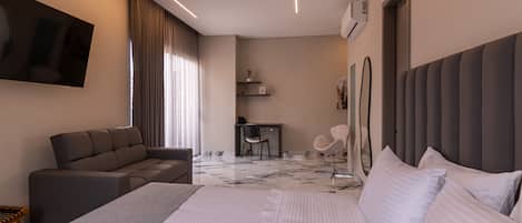 Superior Studio, Balcony, City View | Premium bedding, down duvets, minibar, desk