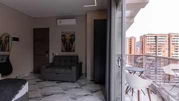 Deluxe Studio, Balcony, City View | Balcony