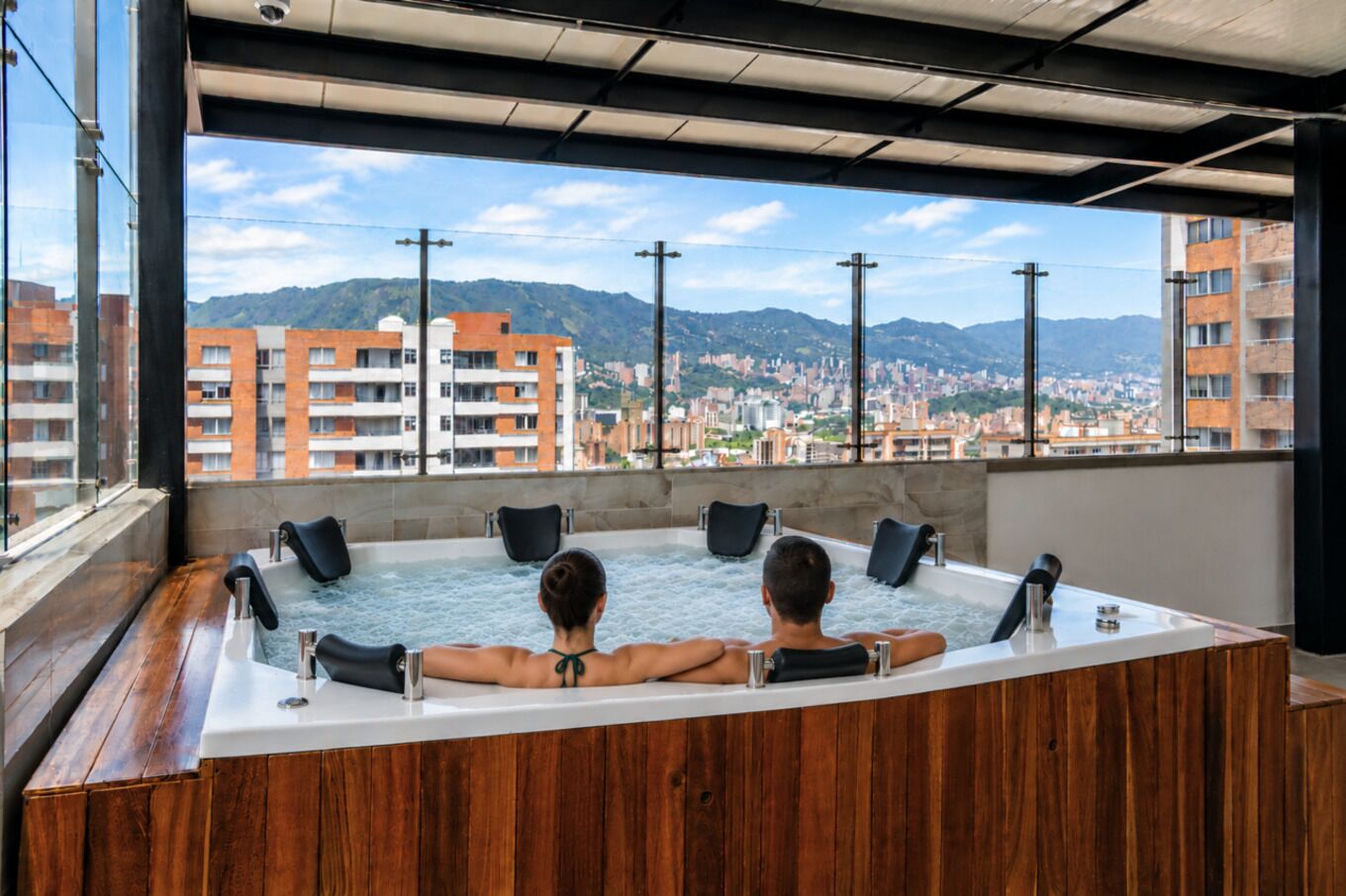 Bain à remous extérieur