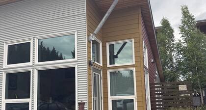 A quiet downtown Whitehorse retreat. Two Bedrooms-Dedicated office-Free Parking