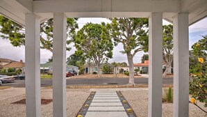 Property grounds - Walk 2 Sofi/Intuit/Forum Spacious 4bd/2ba Beautiful Inglewood Home (Inglewood)