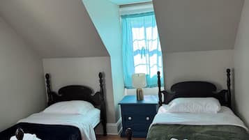3 bedrooms, internet, bed sheets