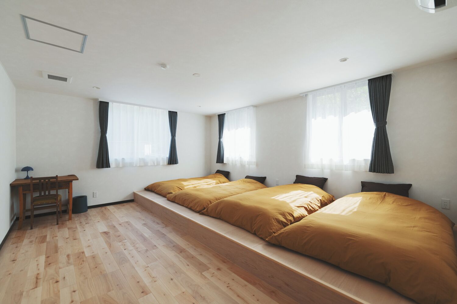 Down comforters, desk, WiFi (free)
