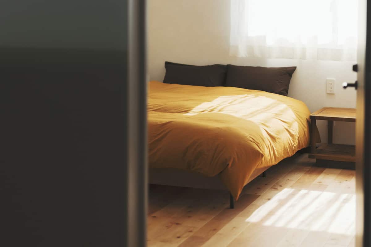 Habitación cuádruple económica | Edredón, escritorio y wifi gratis