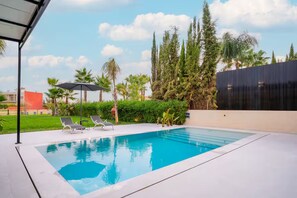 Piscine couverte, piscine extérieure