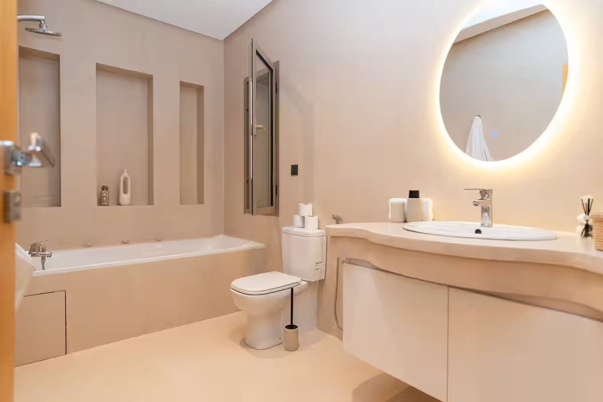 Shower, jetted tub, hair dryer, bidet